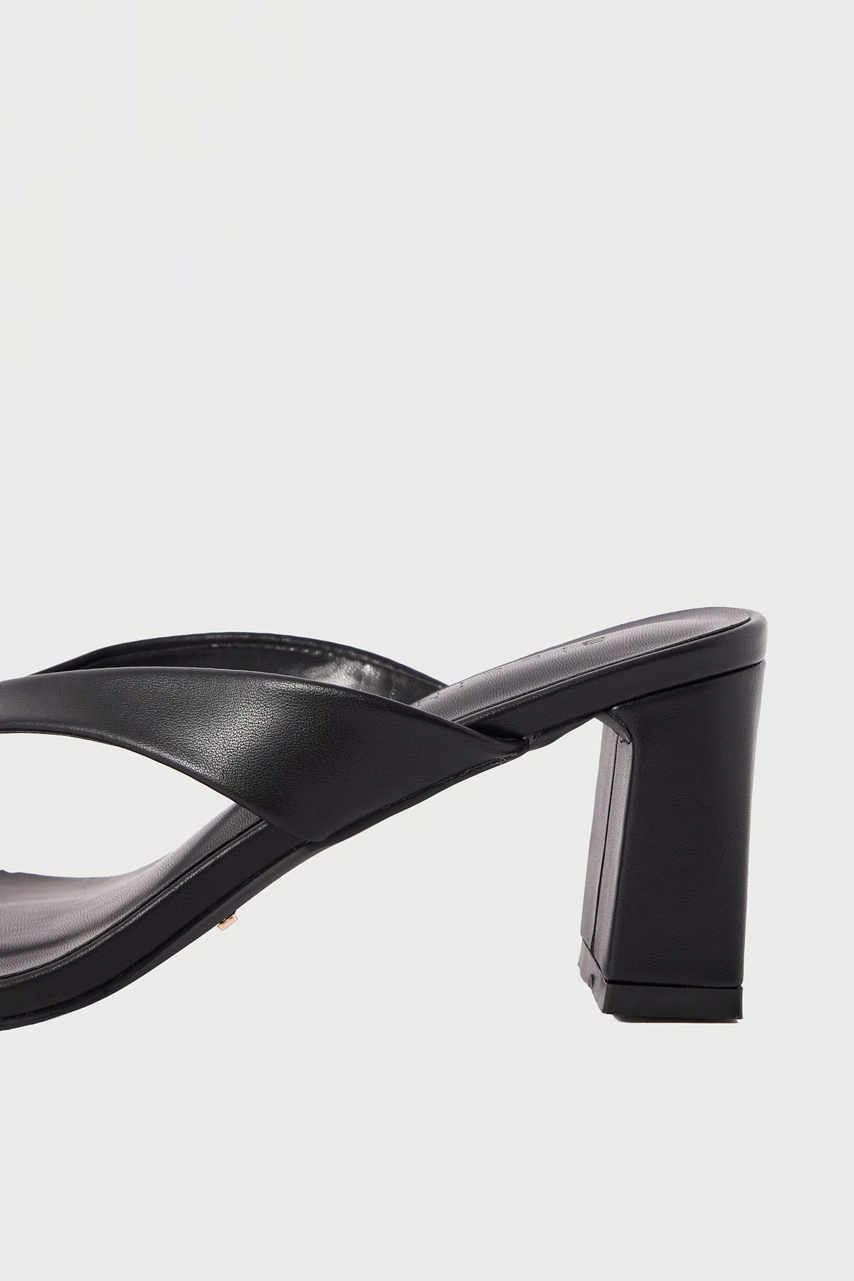Billini Neriah Thong Heel Black - Image 2