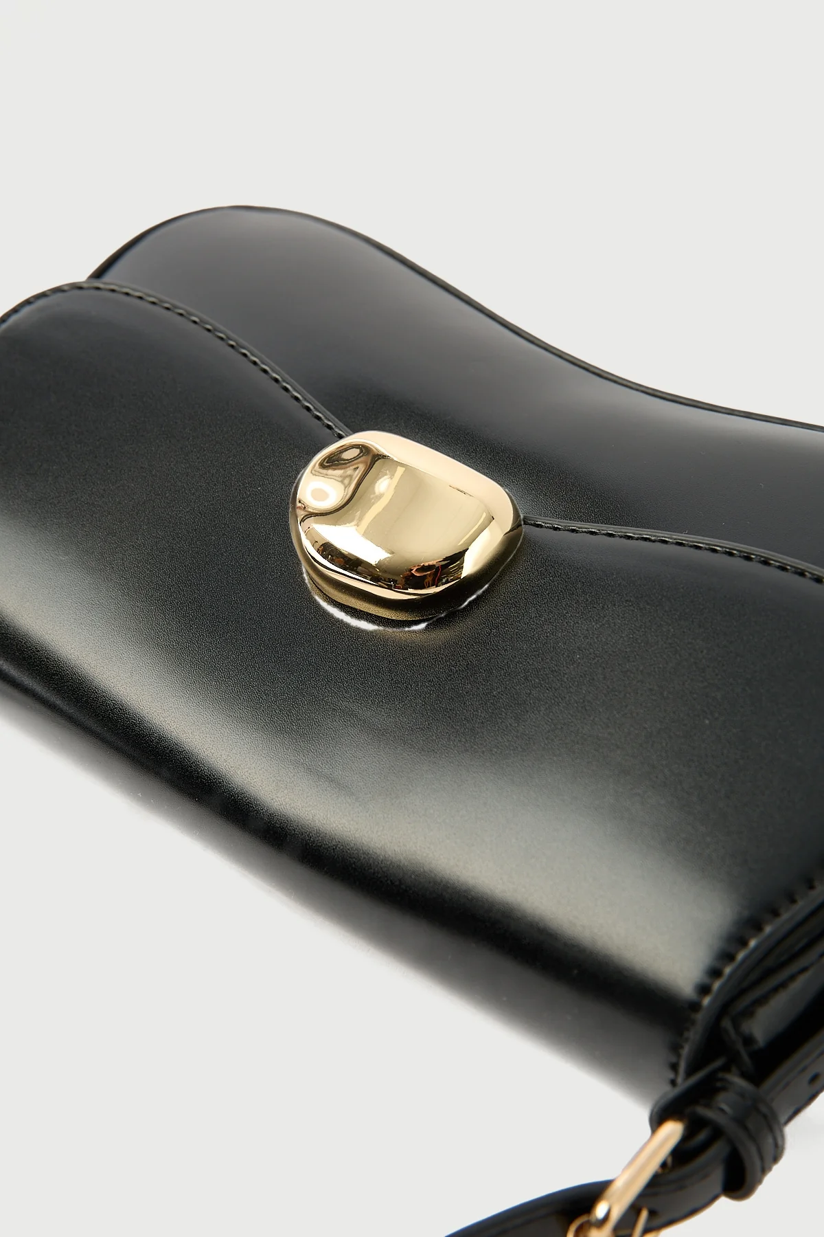 Perfect Stranger Betty Handbag Black - Image 7