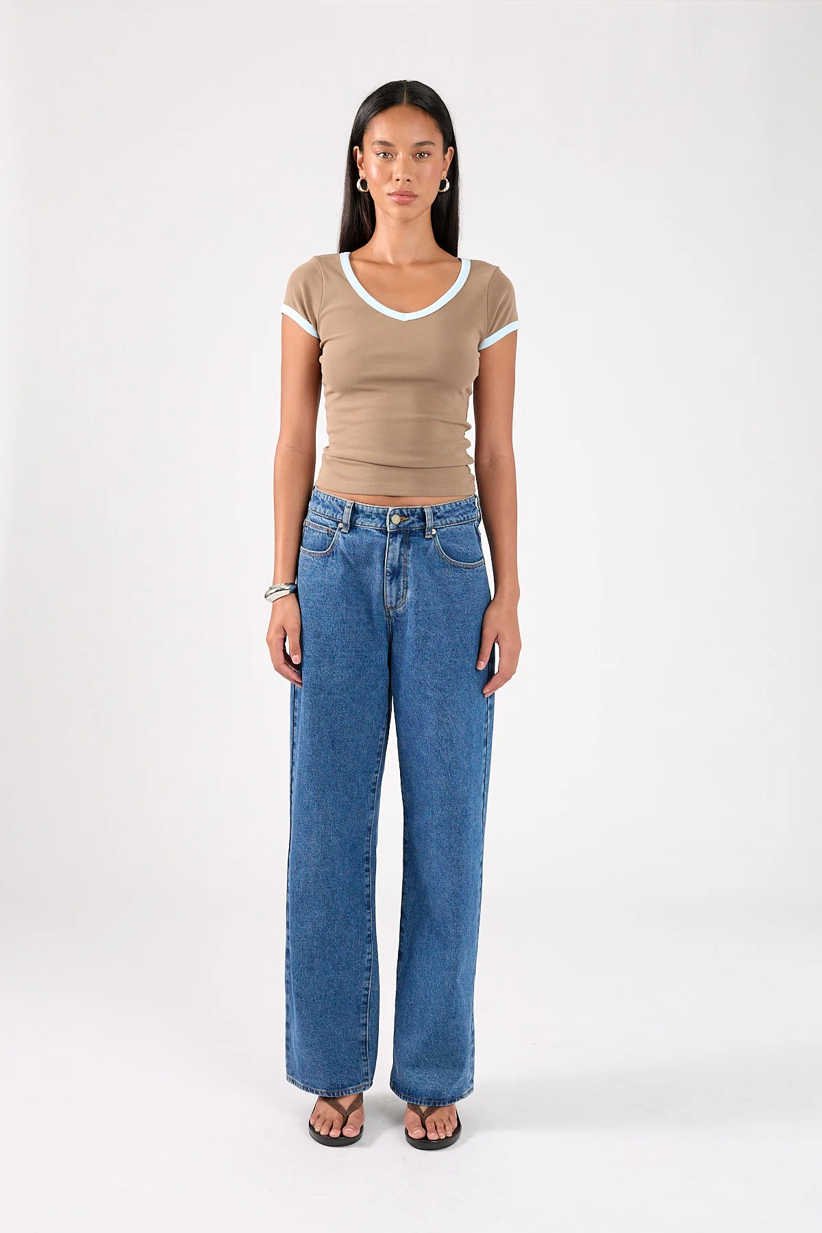 Perfect Stranger Contrast Bind V-neck Tee Taupe