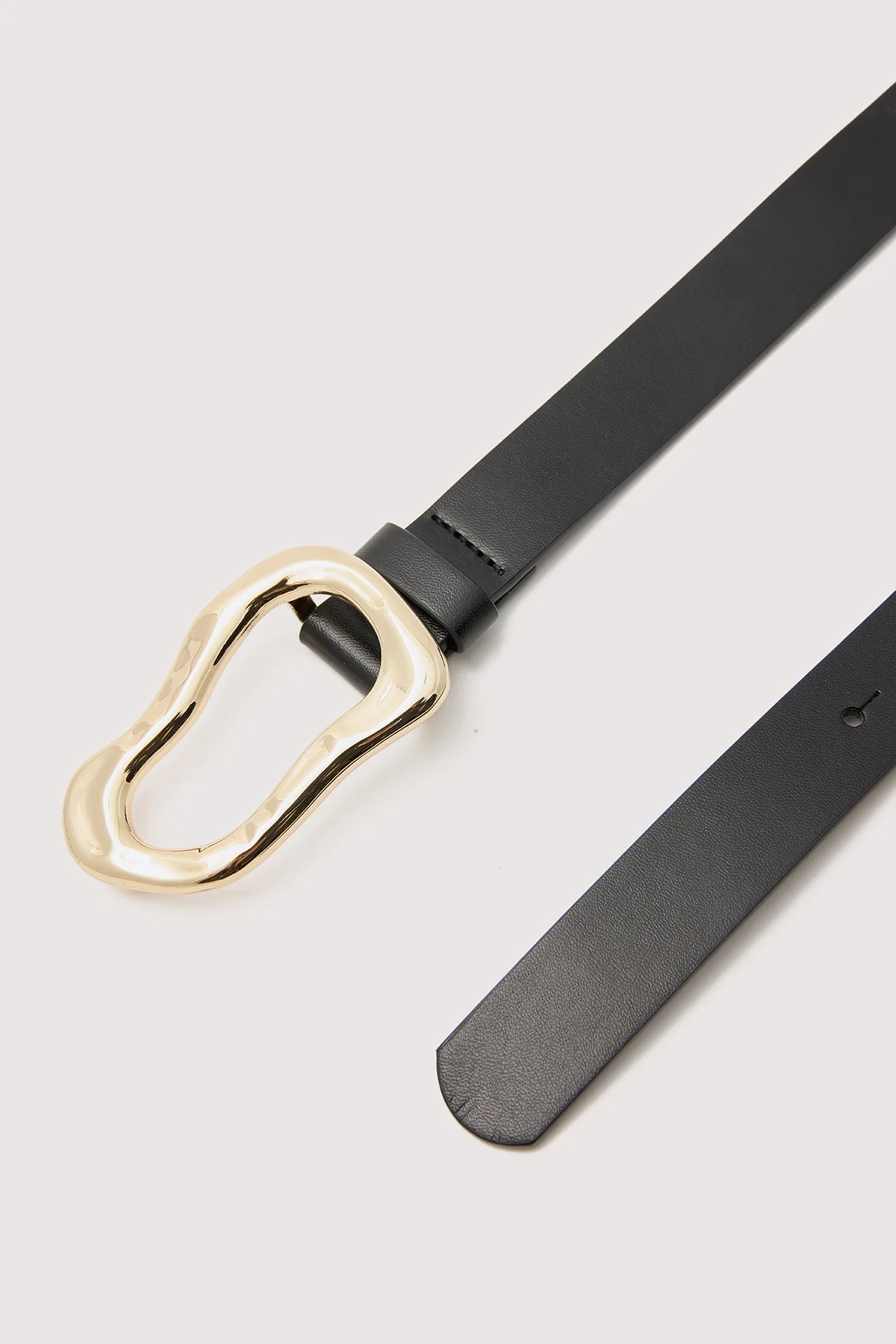 Perfect Stranger Golden Wave Belt Black - Image 3