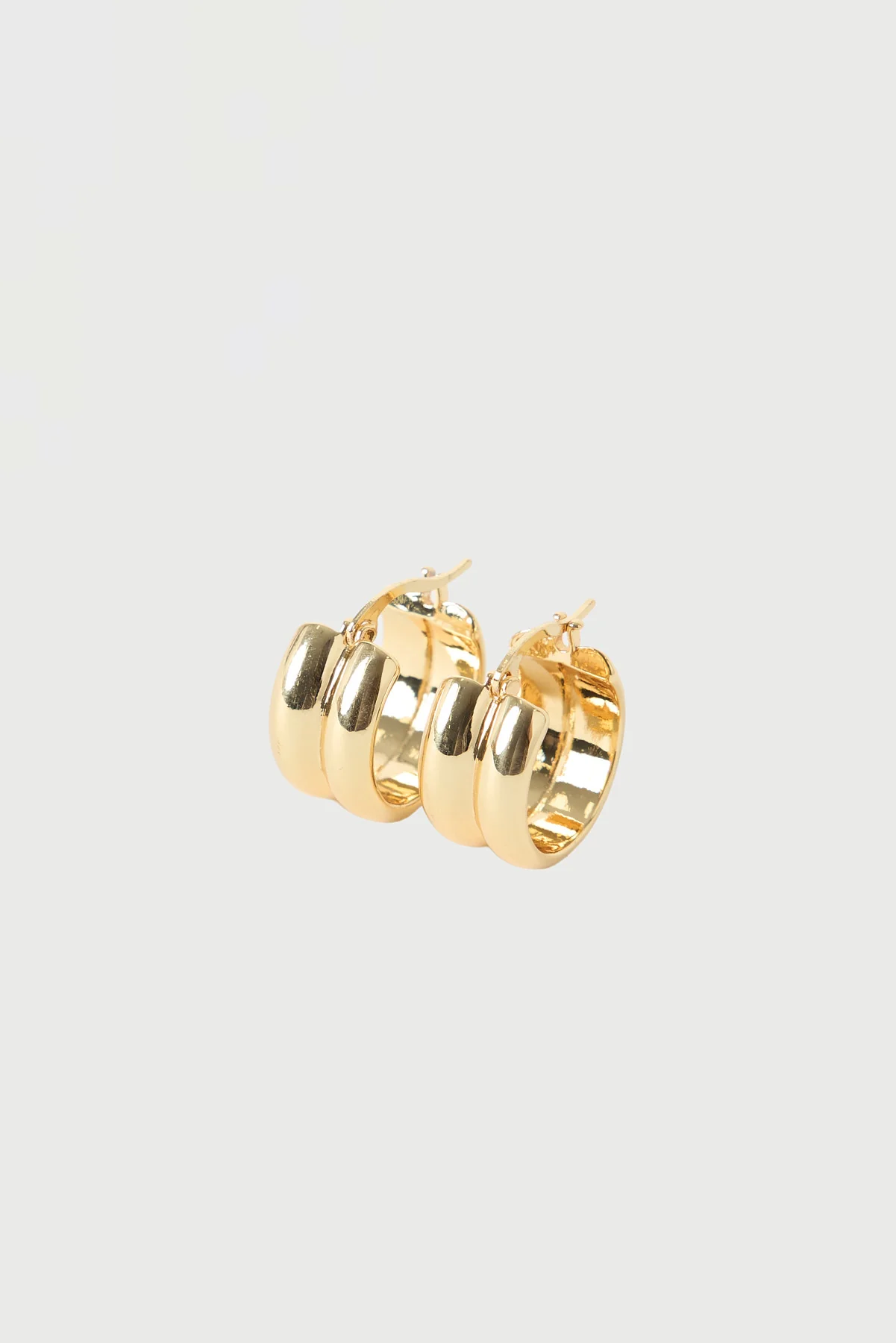 Perfect Stranger Jessie Hoop Earring 18K Gold Plated - Image 3