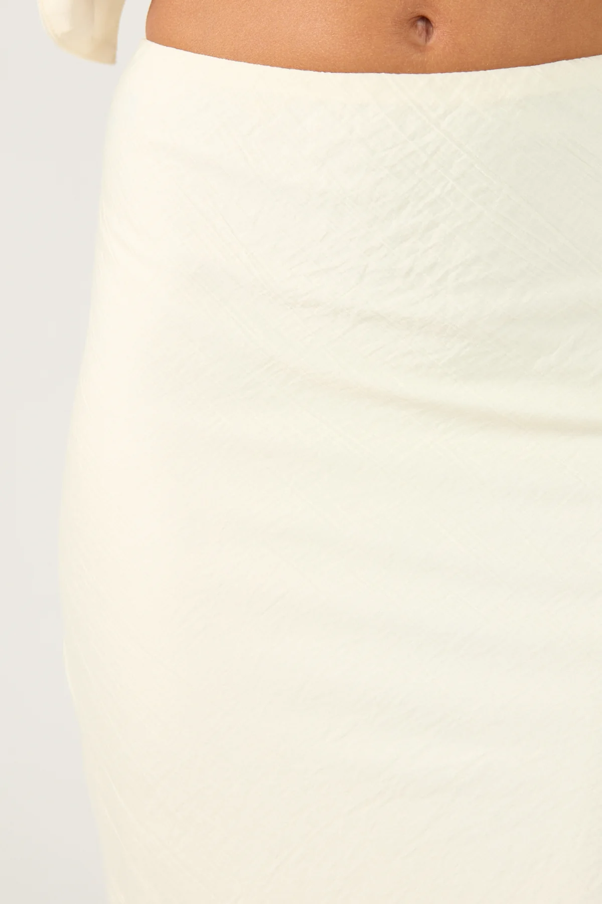 Perfect Stranger Marybelle Maxi Skirt Cream - Image 8