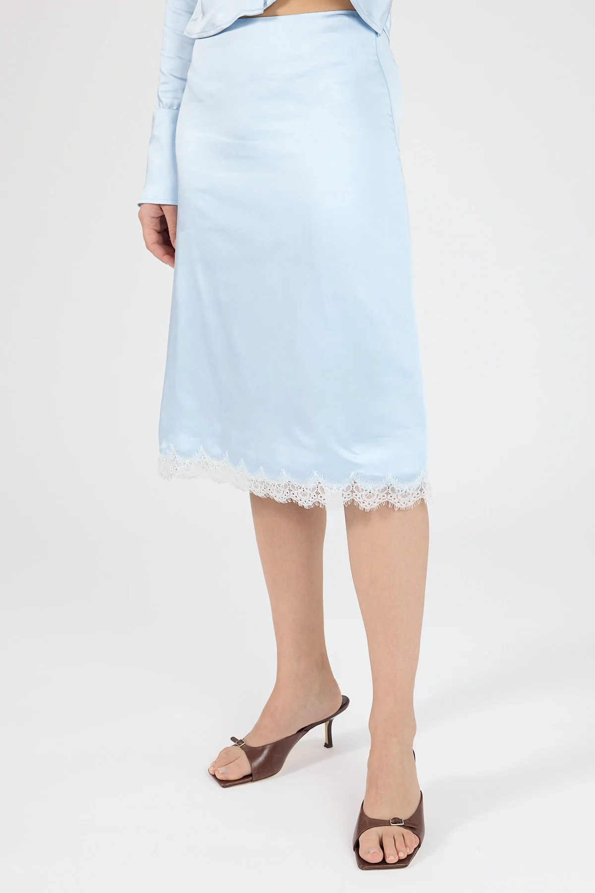 Perfect Stranger Matilda Satin Lace Midi Skirt Blue/White - Image 3