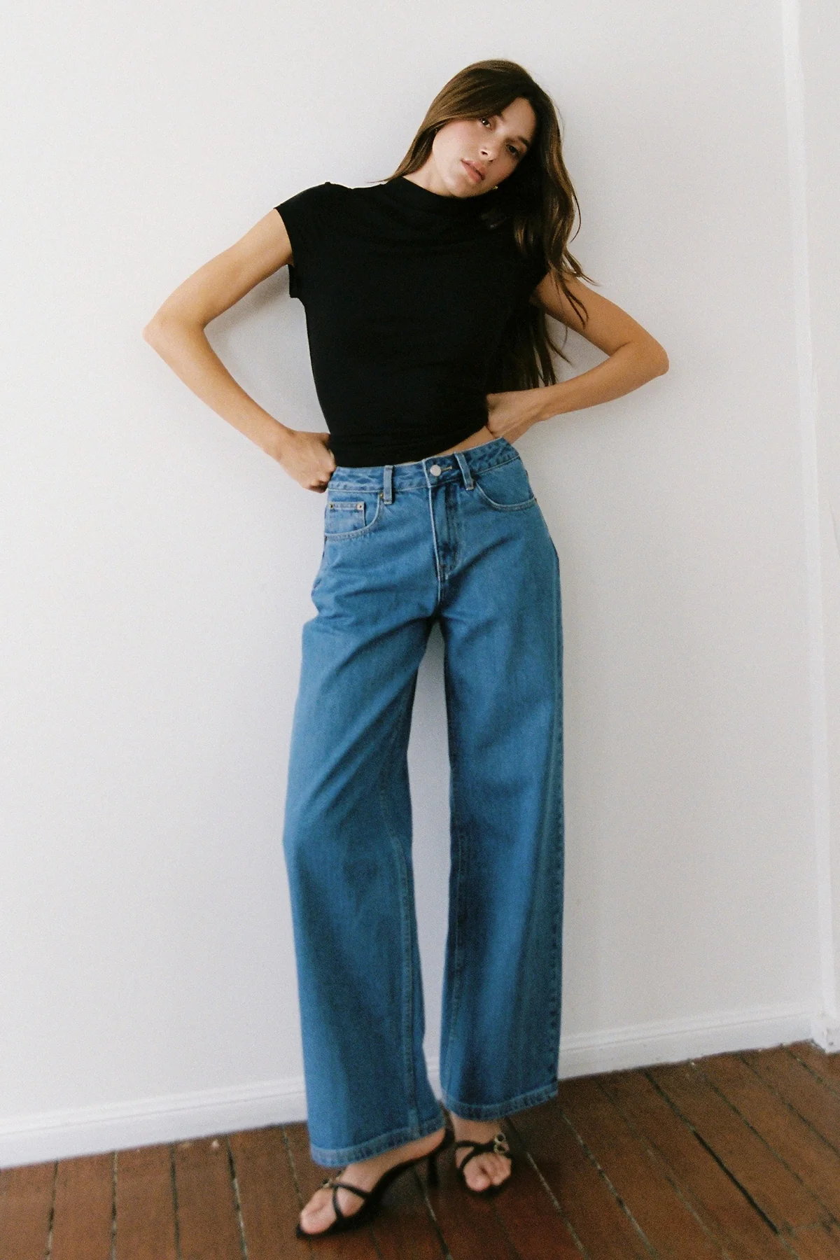 Perfect Stranger Mid Rise Baggy Jean Mid Blue Denim - Image 5