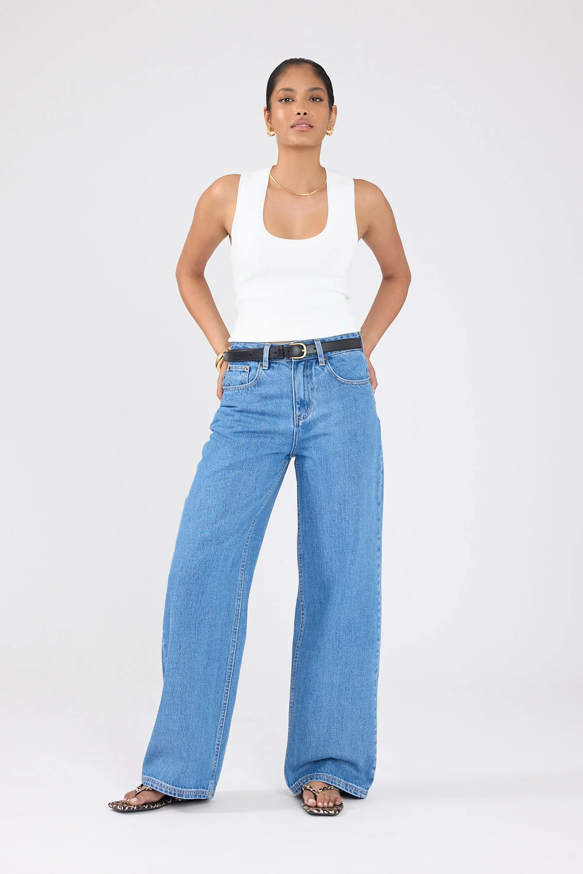 Perfect Stranger Mid Rise Baggy Jean Mid Blue Denim - Image 7