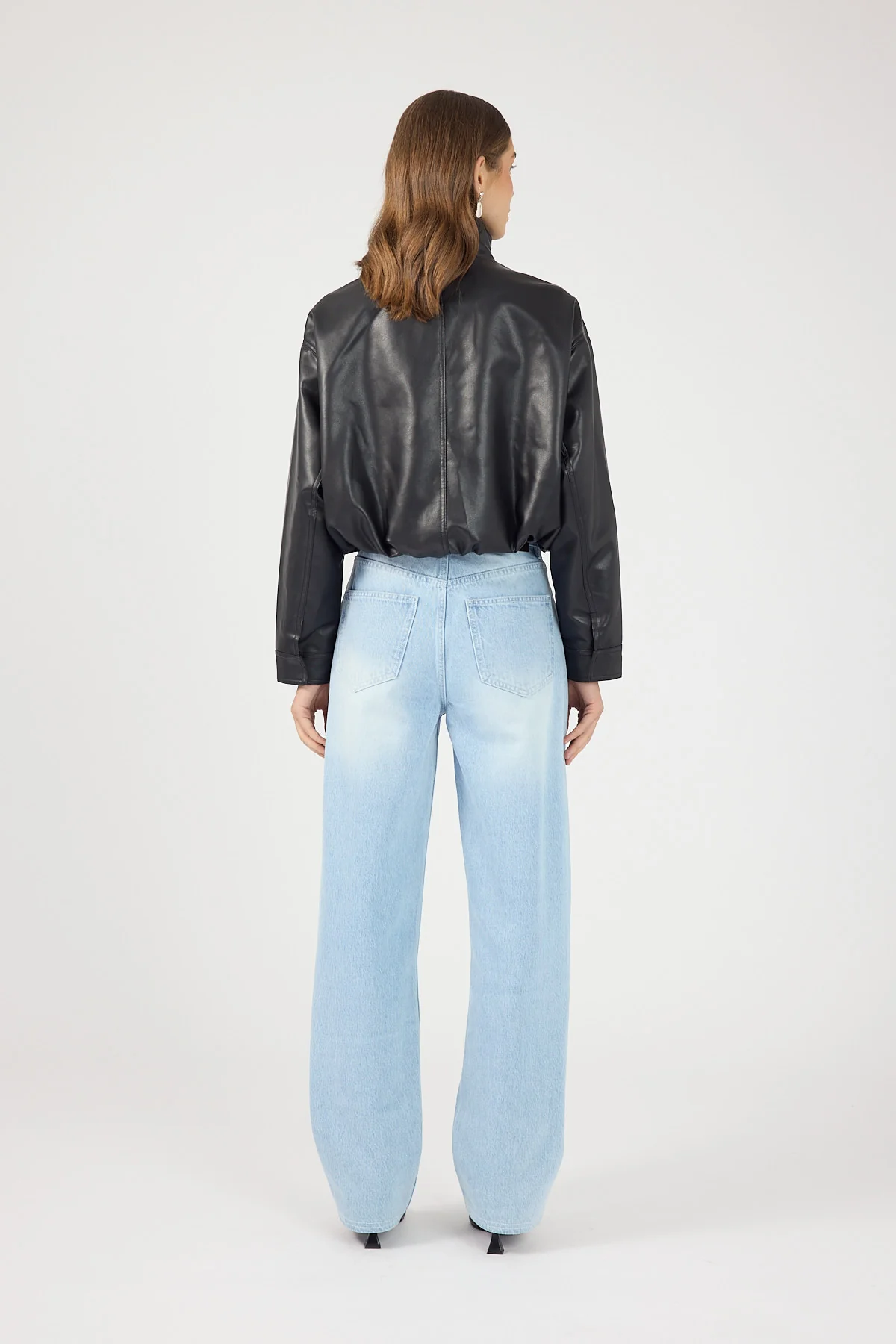 Perfect Stranger Mid Rise Relaxed Straight Jean Light Blue Denim - Image 3