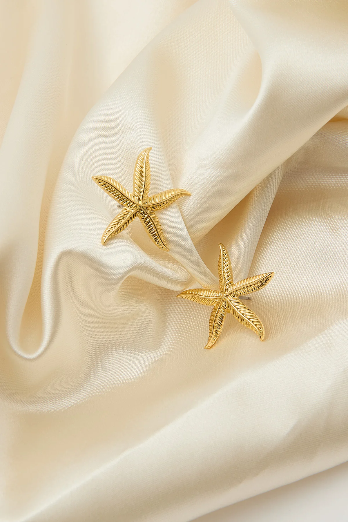 Perfect Stranger Starfish Stud Earring 18k Gold Plated Gold