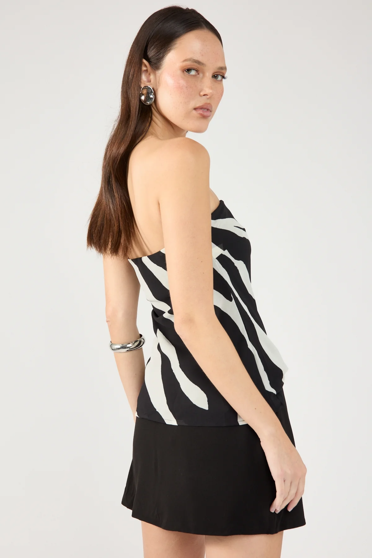 Perfect Stranger Tropez Mid Rise Skort Black - Image 4