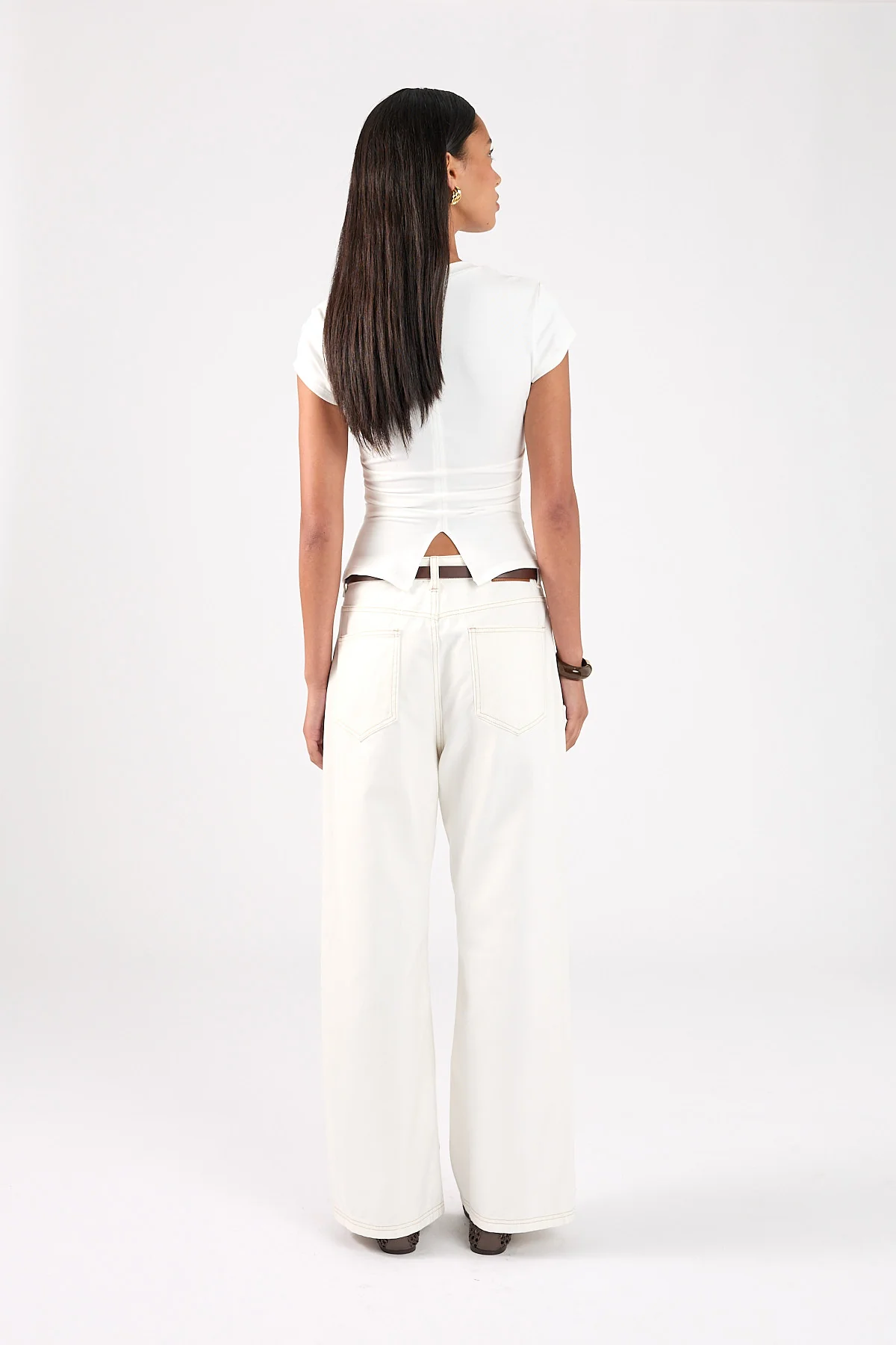 Perfect Stranger Valery Fitted T-Shirt White - Image 4